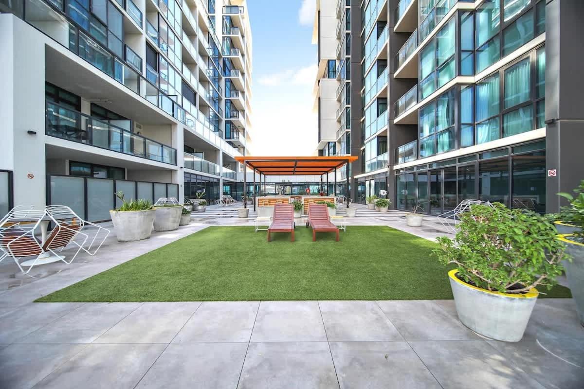 Modern 2br Cbd With Pool-gym-bbq *