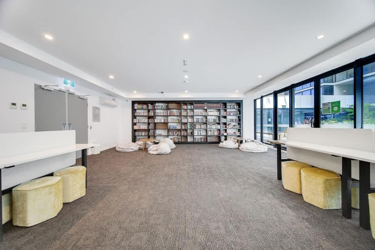Modern 2br Cbd With Pool-gym-bbq Adelaide