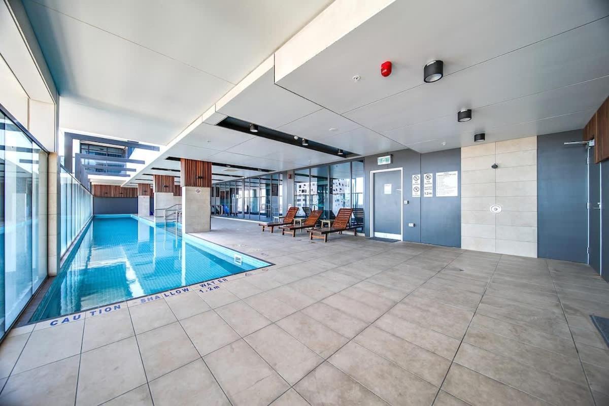 Modern 2br Cbd With Pool-gym-bbq Adelaide