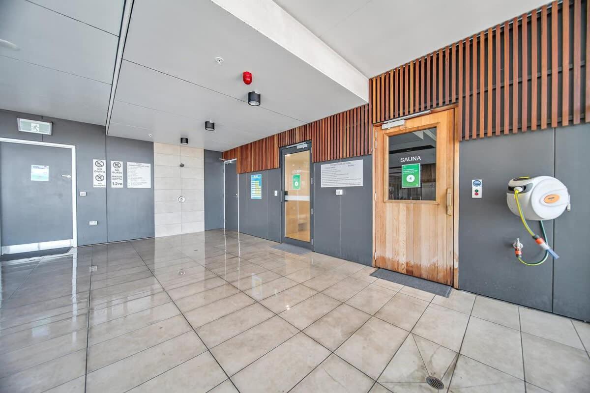 Urban Sanctuary In West Franklin With Pool & Gym *