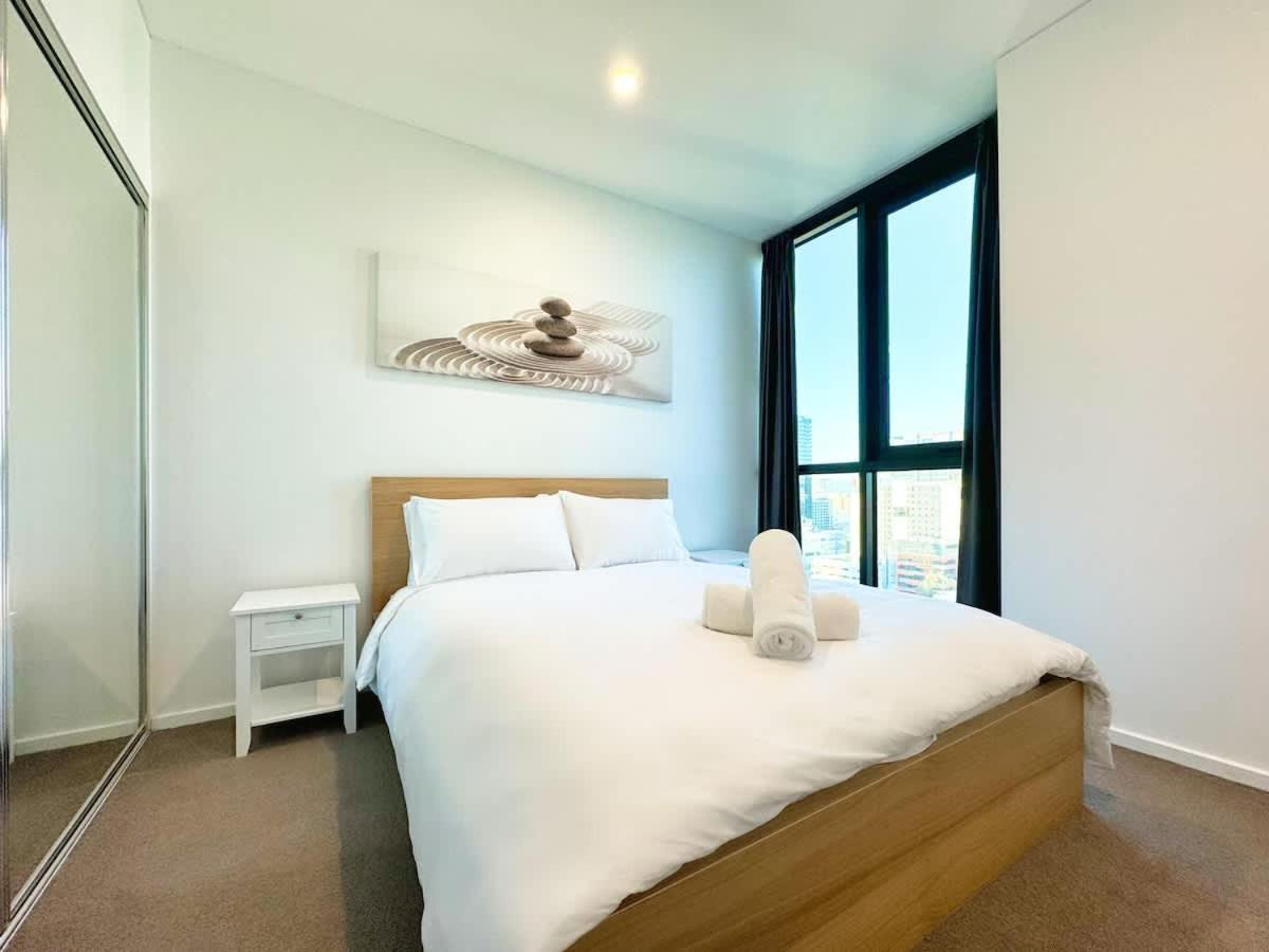 Apartment High-rise Heaven - West Franklin Adelaide