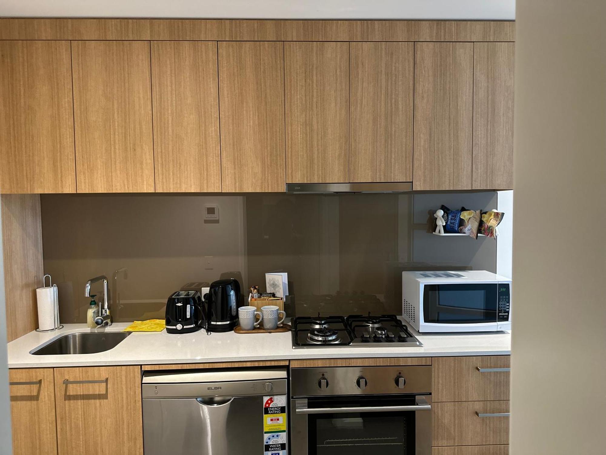 Apartment Modern One Bedroom At Morphett Street *