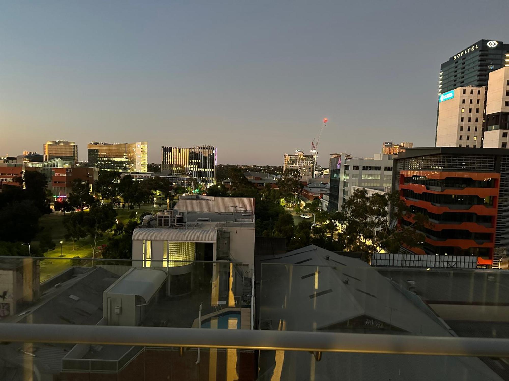 Modern One Bedroom At Morphett Street * Adelaide