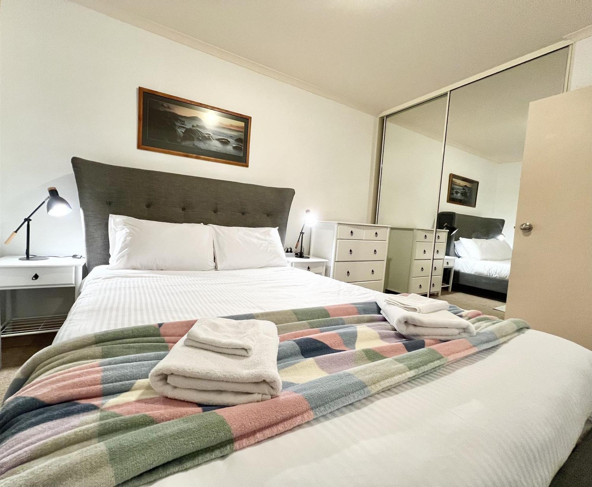 Holiday home Big Free Wifi Gated Parking Aircon *