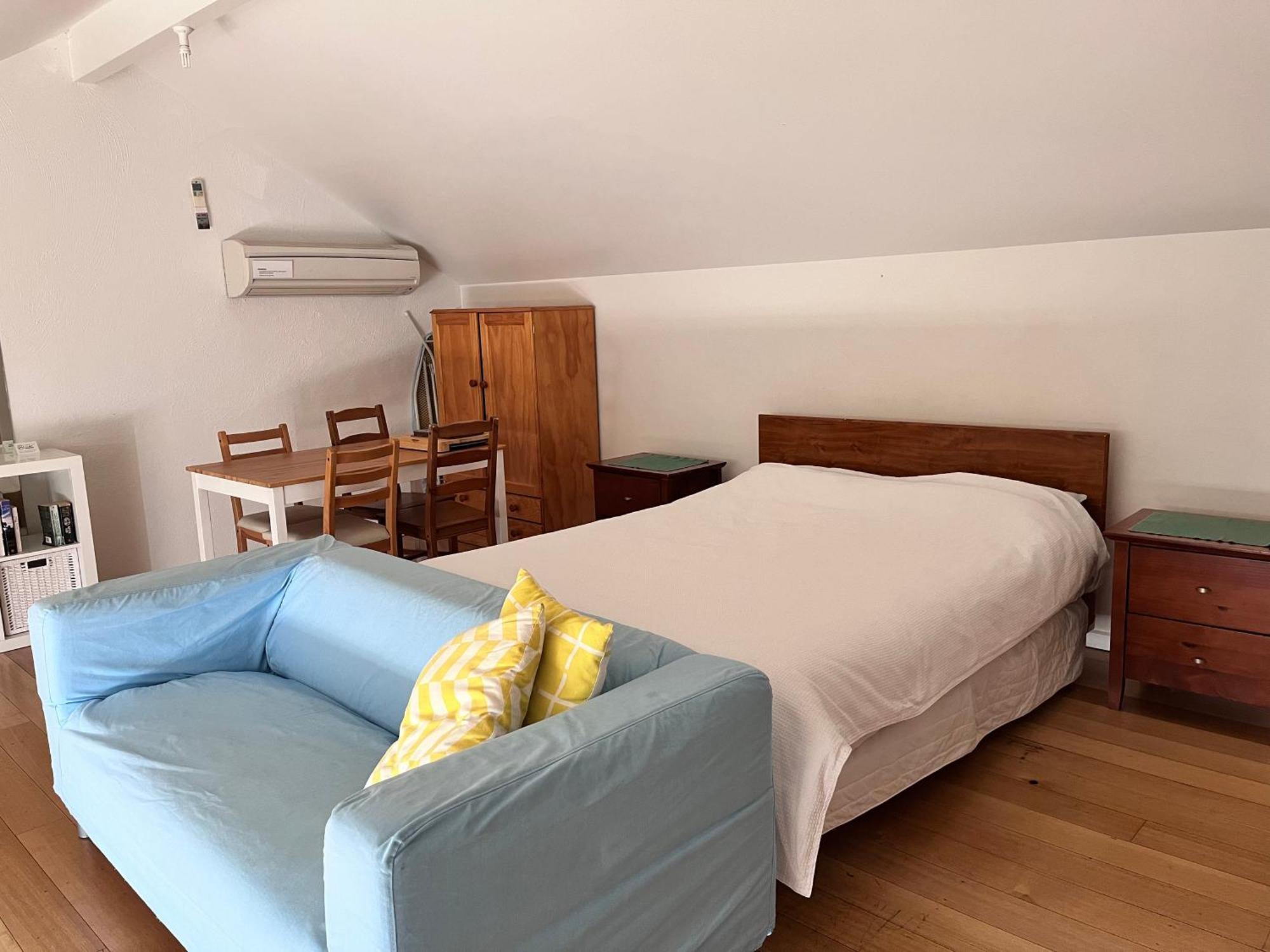 Apartment Close Cbd Large Private In St Peters