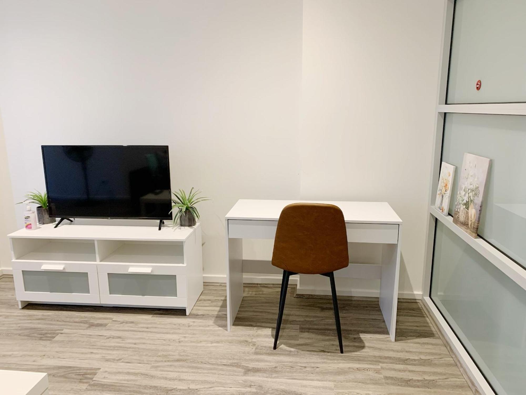 Apartment Modern One Bedroom At Morphett Street