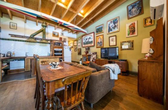 The Spotted Cow, Fringe, Pet-friendly Adelaide