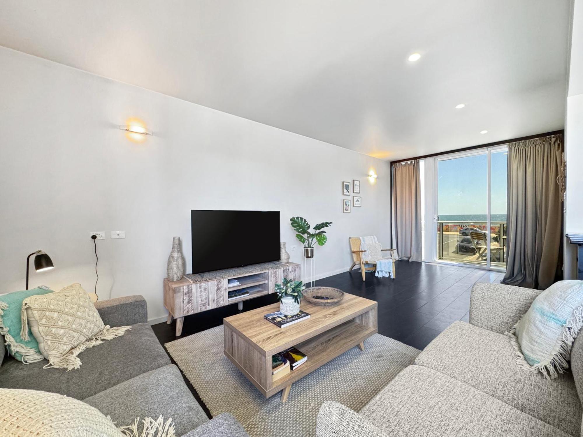 The Pad - Breezy Bohemian Oceanfront Oasis Apartment *