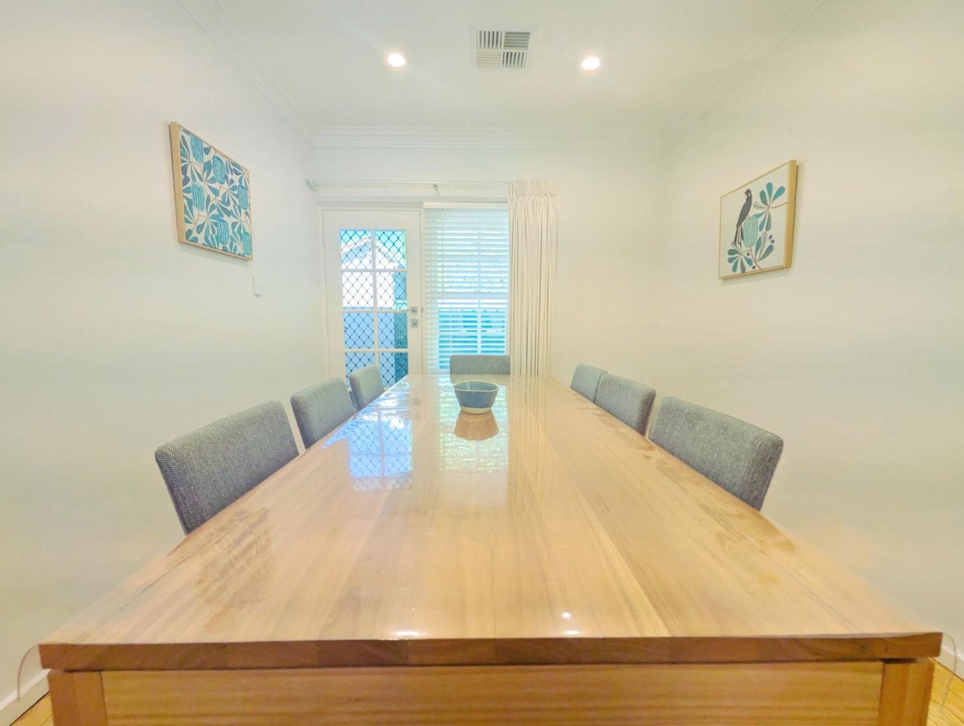 Apartment 3br Furnished Homette In Kensington Gardens *