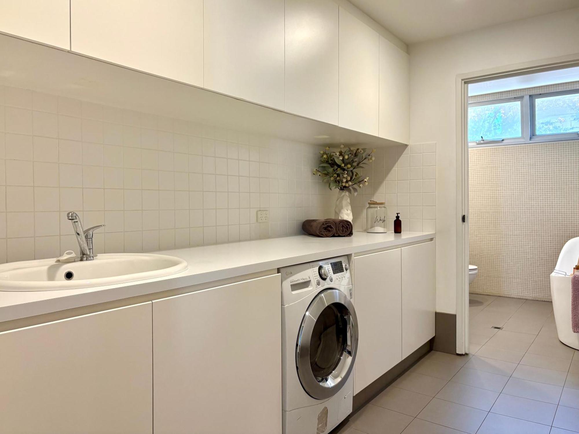 The Bowden Hideaway I Fringe I Sleeps 10 I Free Parking I Walk To Cafe's * Adelaide