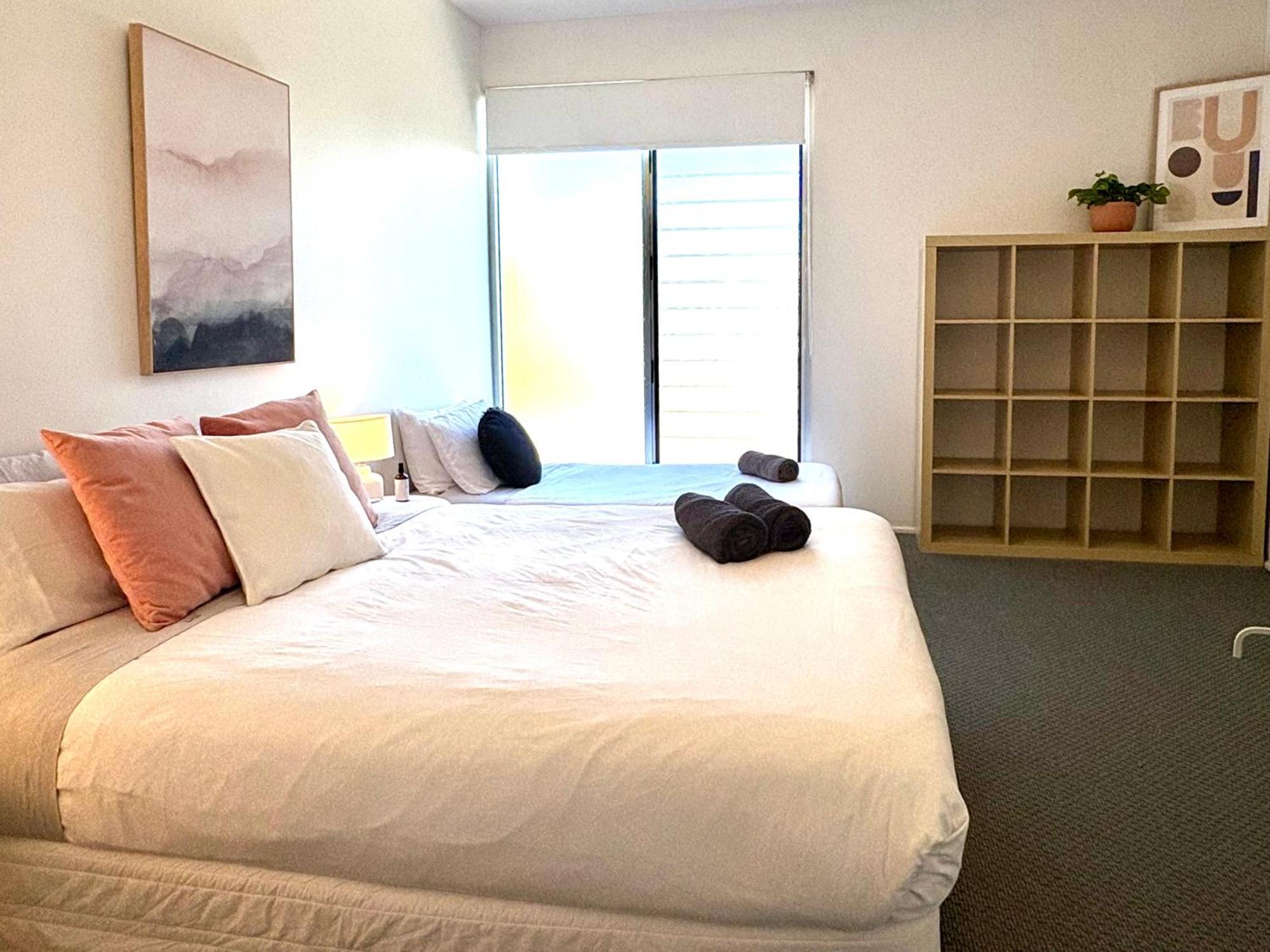 The Bowden Hideaway I Fringe I Sleeps 10 I Free Parking I Walk To Cafe's Holiday home Adelaide