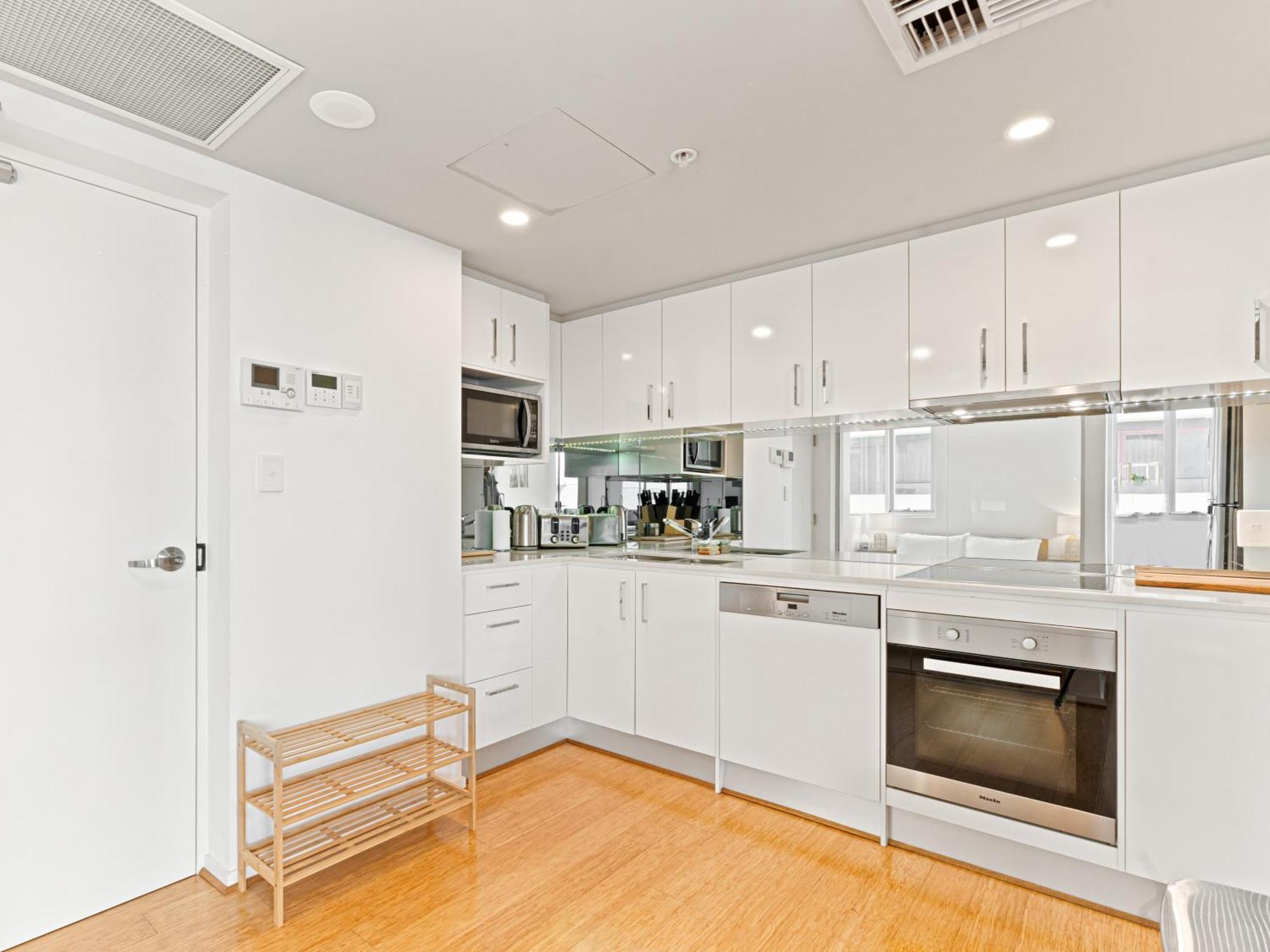 Cosy 2br W Terrace In Cbd *