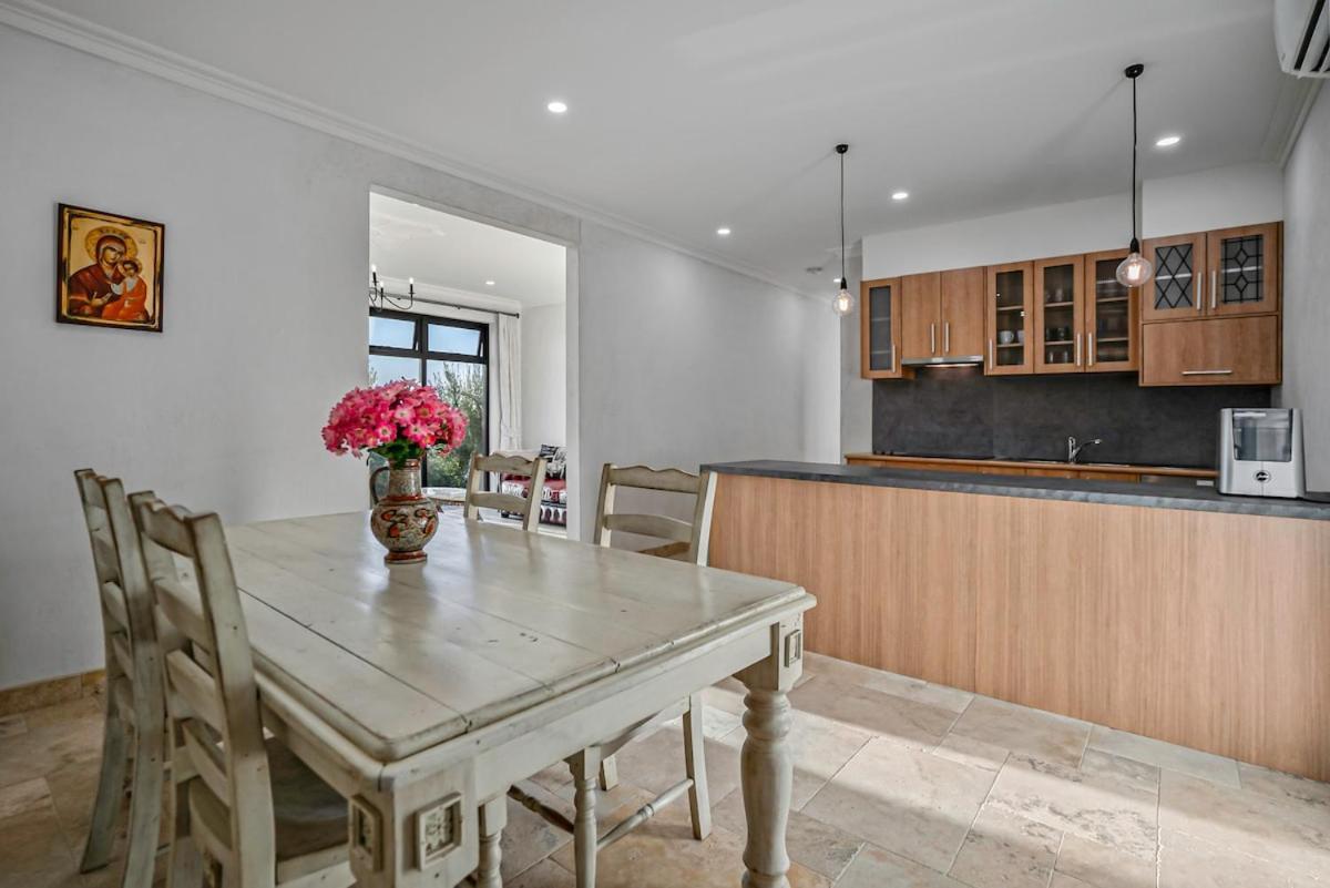 Liapis Estate Rostrevor Guest house