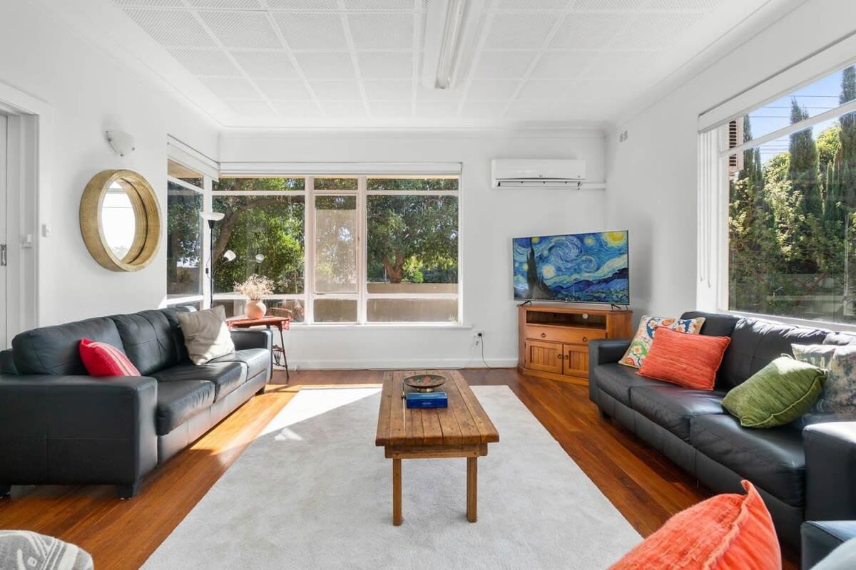 The Spacious & Elegant Vacation Haven - Glenside