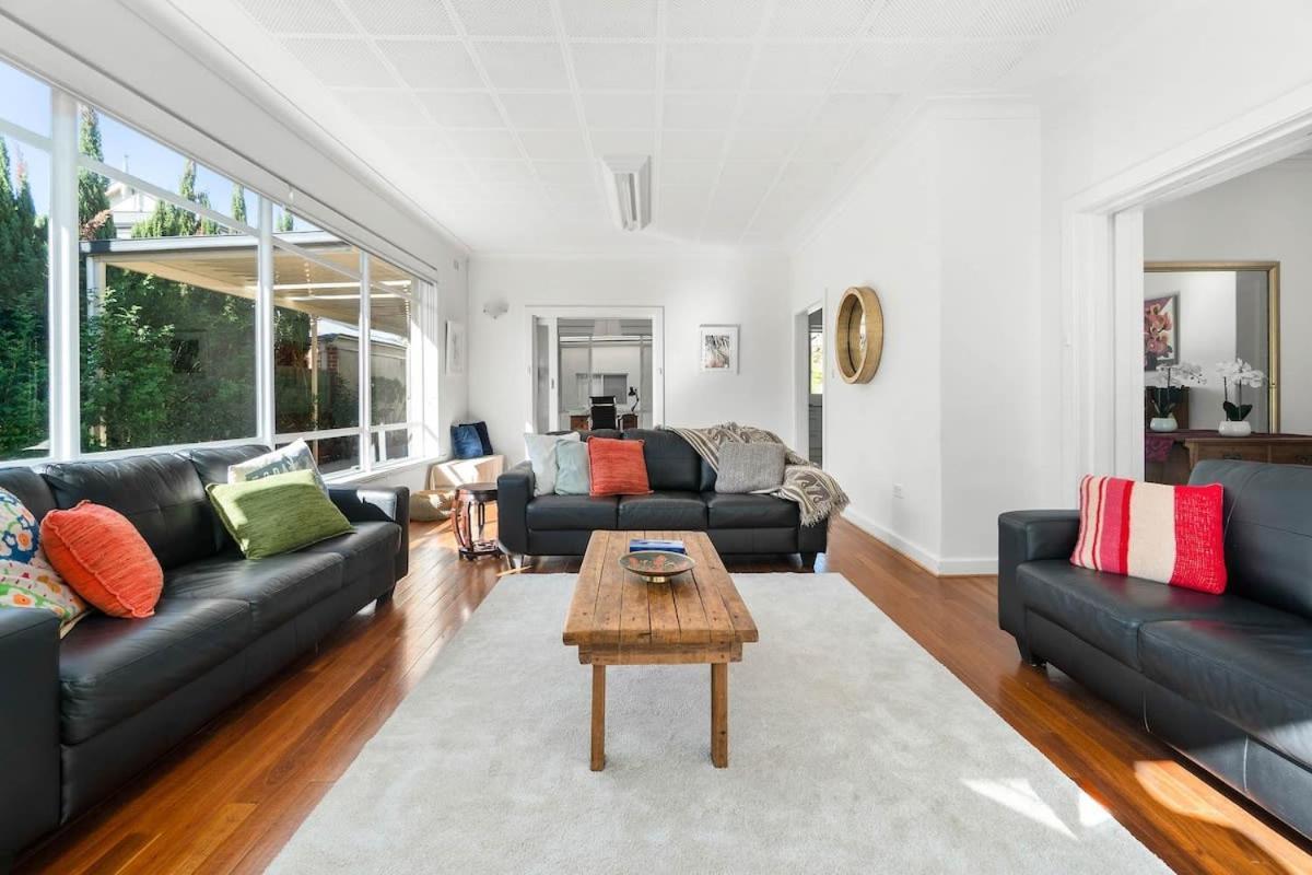 The Spacious & Elegant Vacation Haven - Glenside