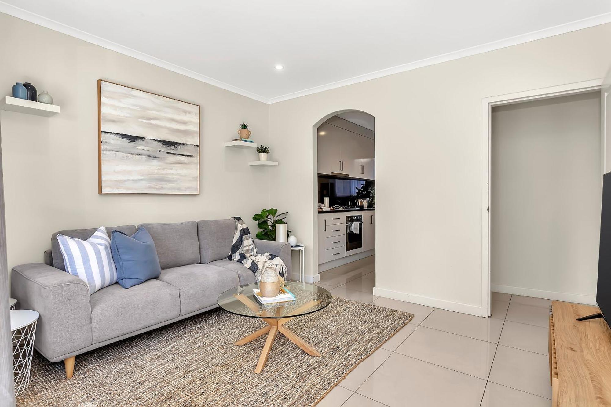 Apartment Coastal Comfort With A Pool Opposite Henley