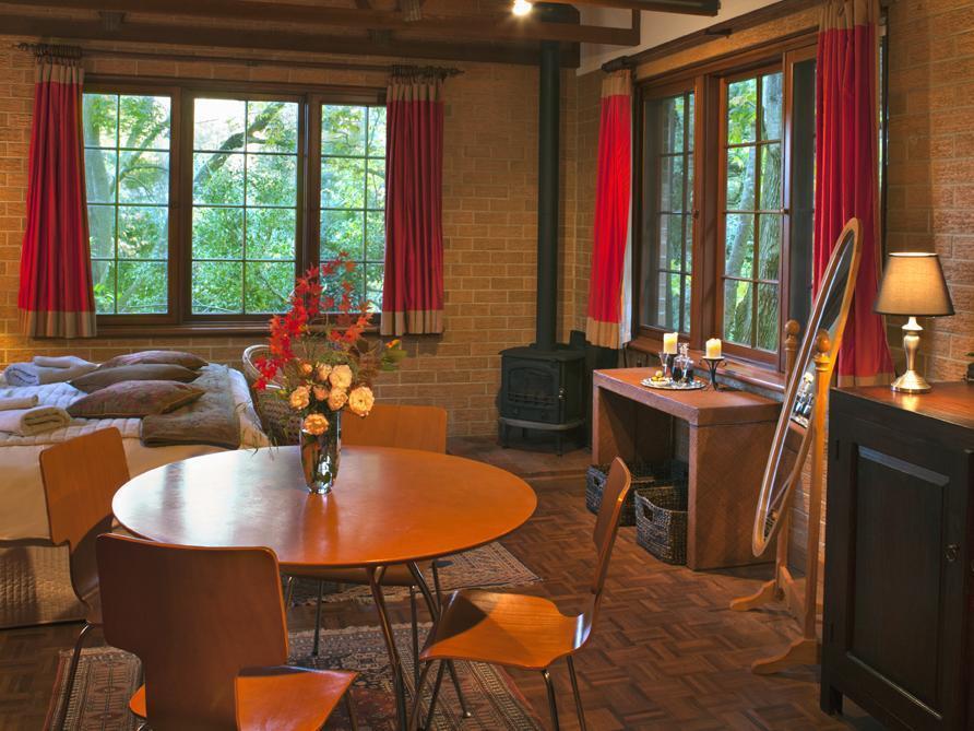 Crafers Cottages Bed & Breakfast 4*