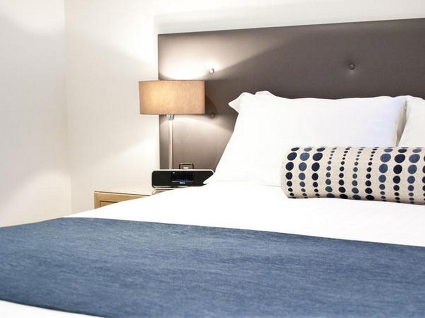 Mawson Lakes Hotel