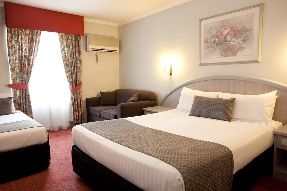 Royal Coach Hotel