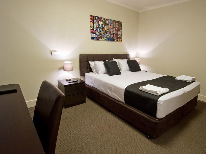 Enfield Hotel 3*