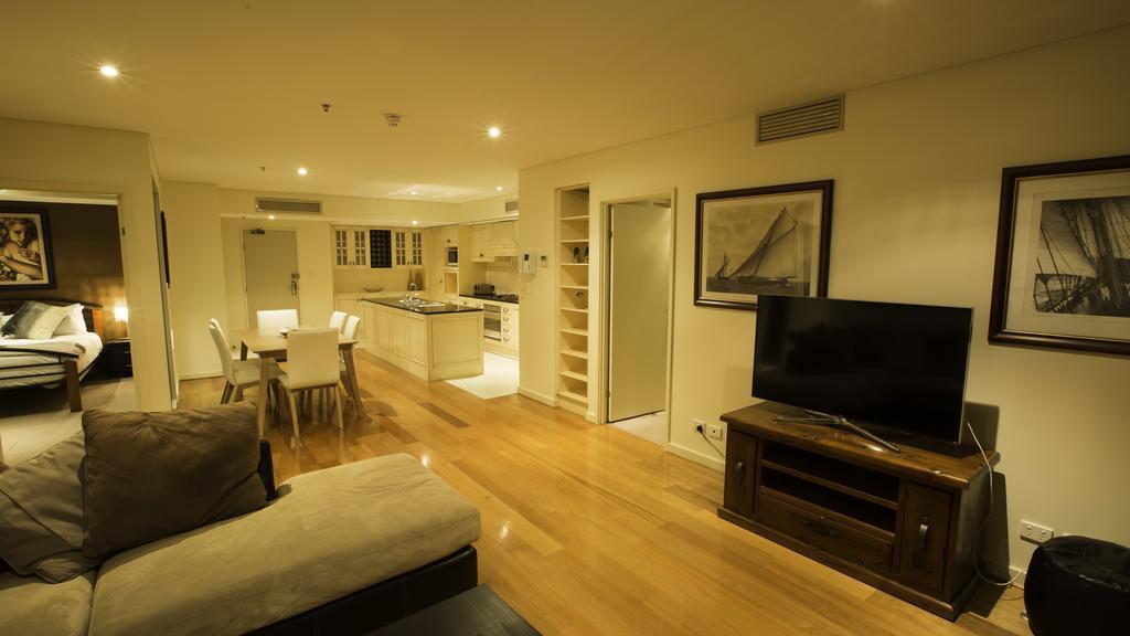 96 North Terrace Embassy * Adelaide
