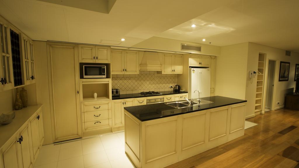 Apartment 96 North Terrace Embassy *