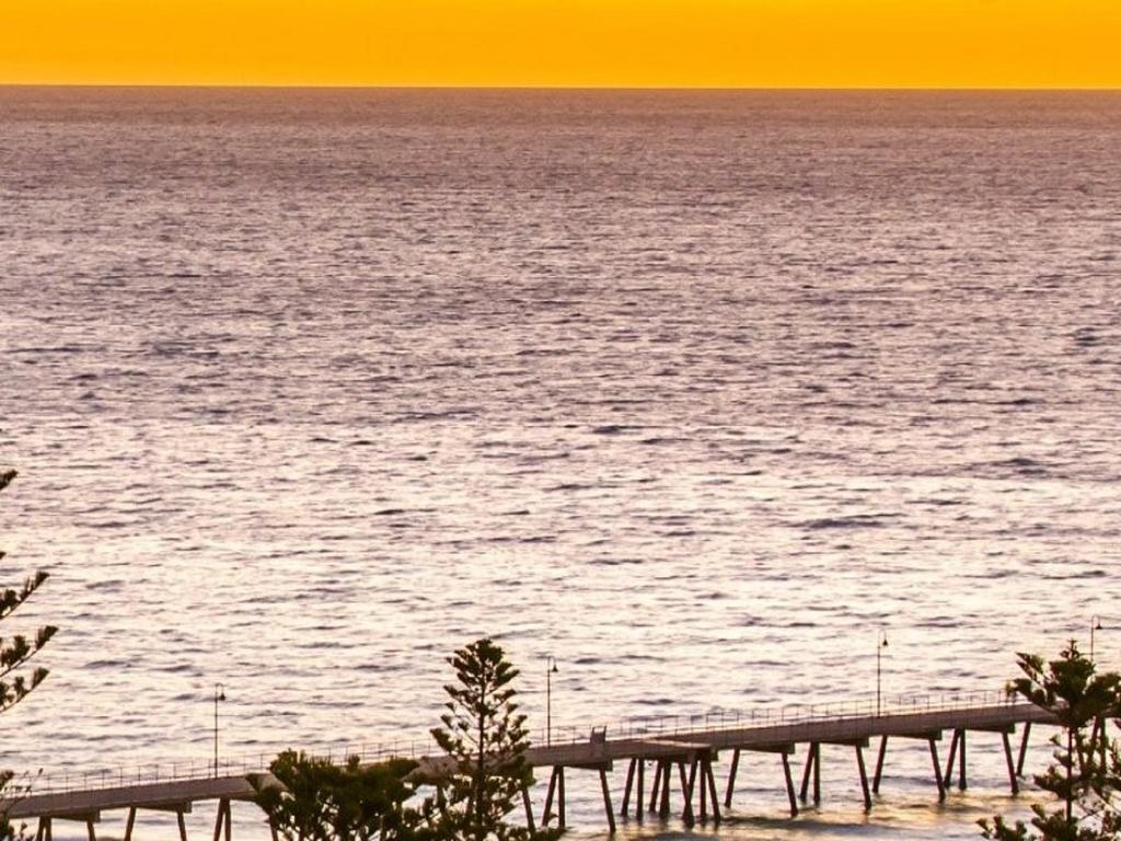 Glenelg Skyline Penthouse - Wifi *