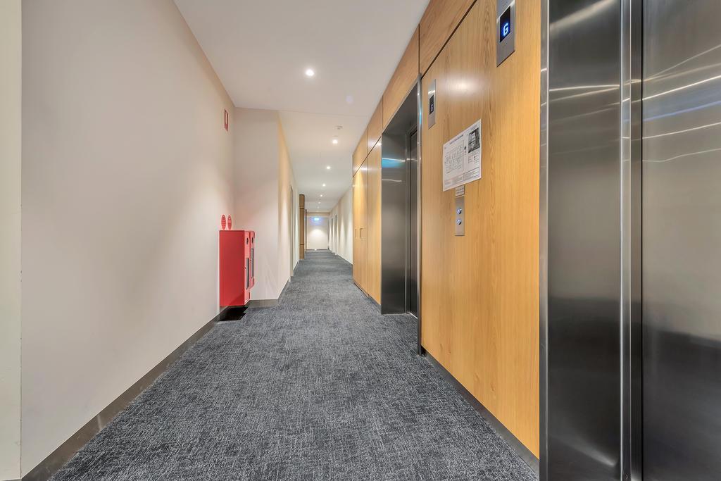 Vision On Morphett Central Aparthotel 4*