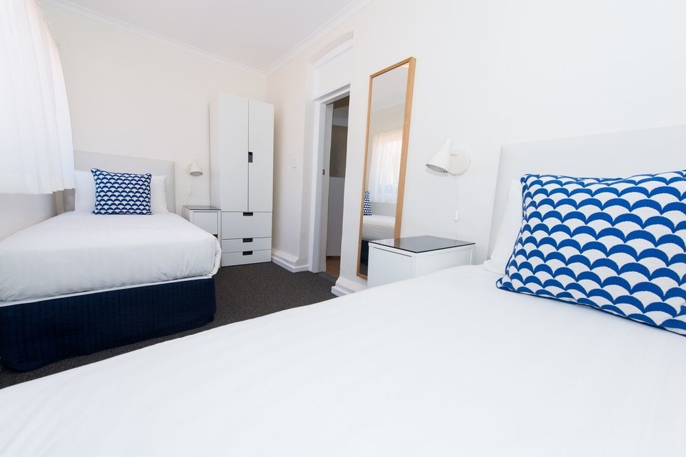 Seawall Aparthotel
