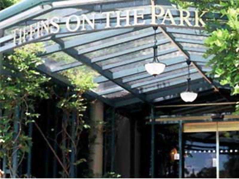Hotel Quality Tiffins On The Park