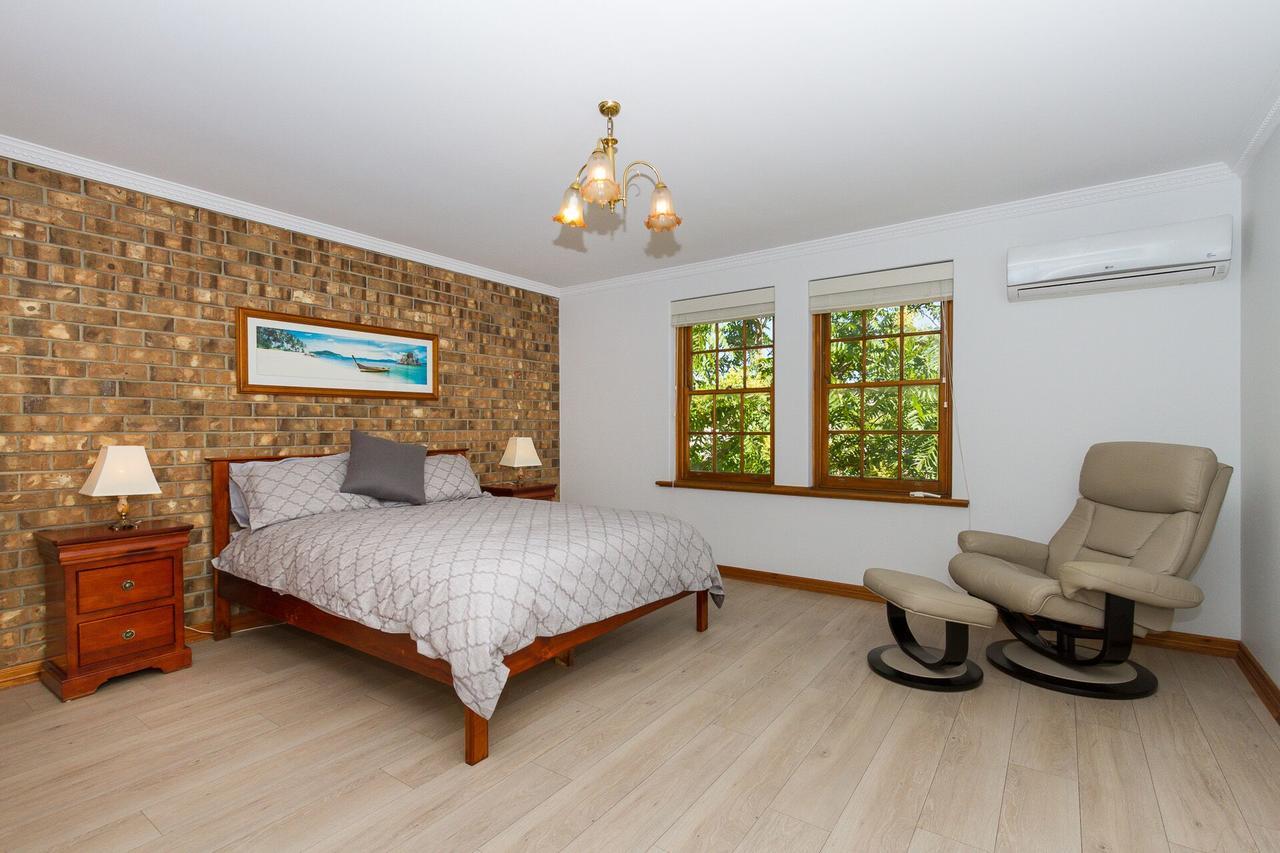 Style Accommodation-getaway In North Adelaide- Close To Apartment