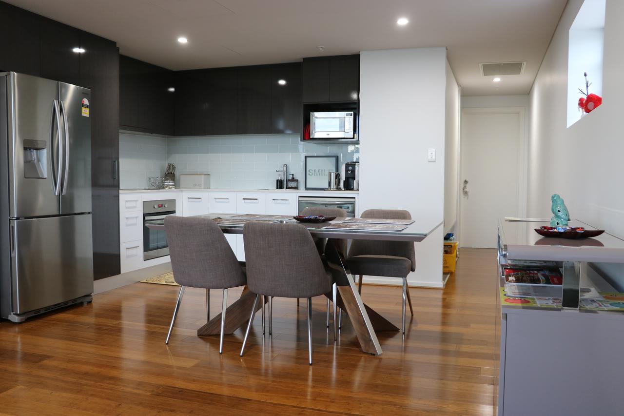 Apartment Fringe Boutique Parkland 2 Bdr *