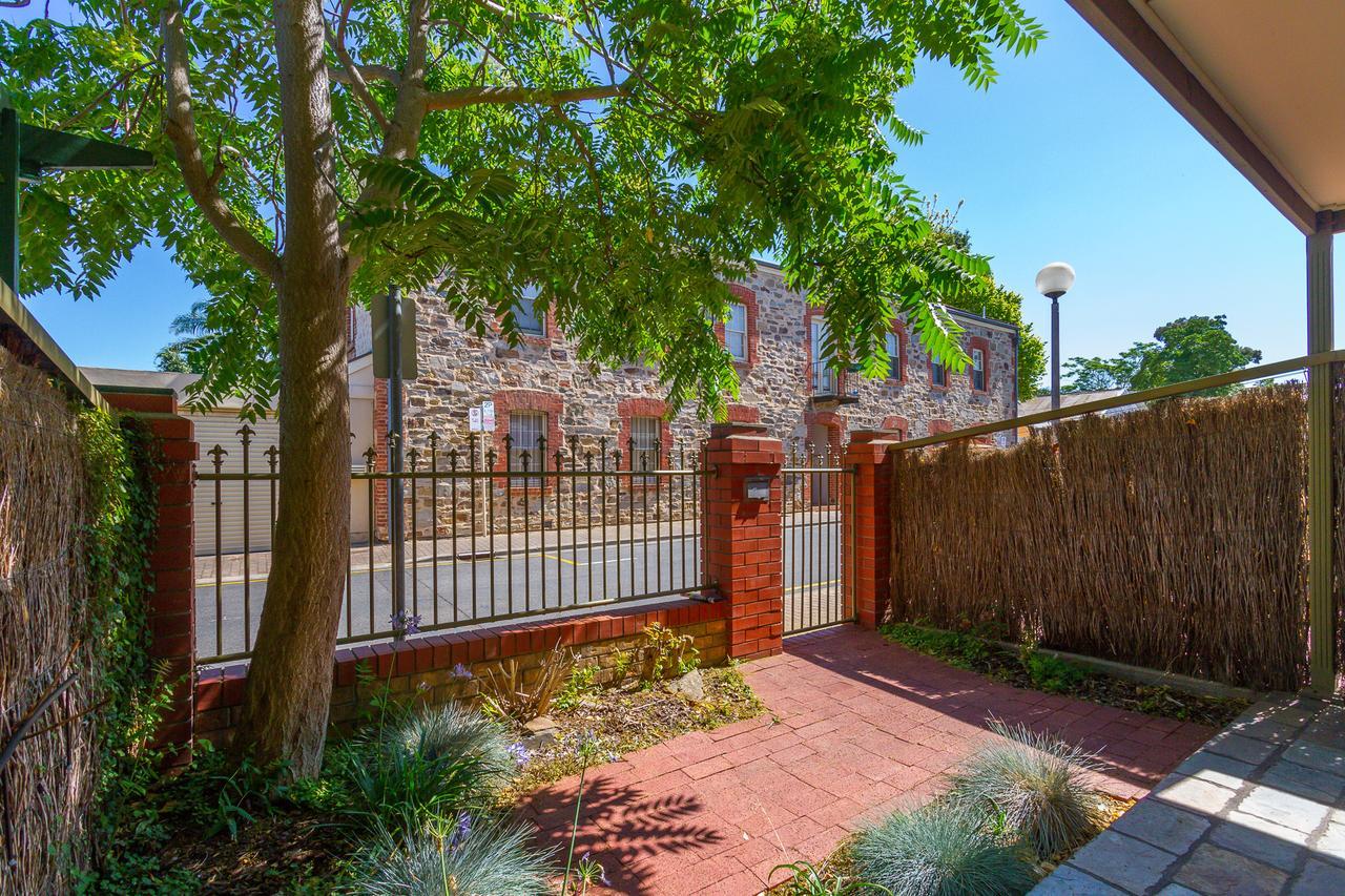 Style Accommodation-getaway In North Adelaide- Close To *