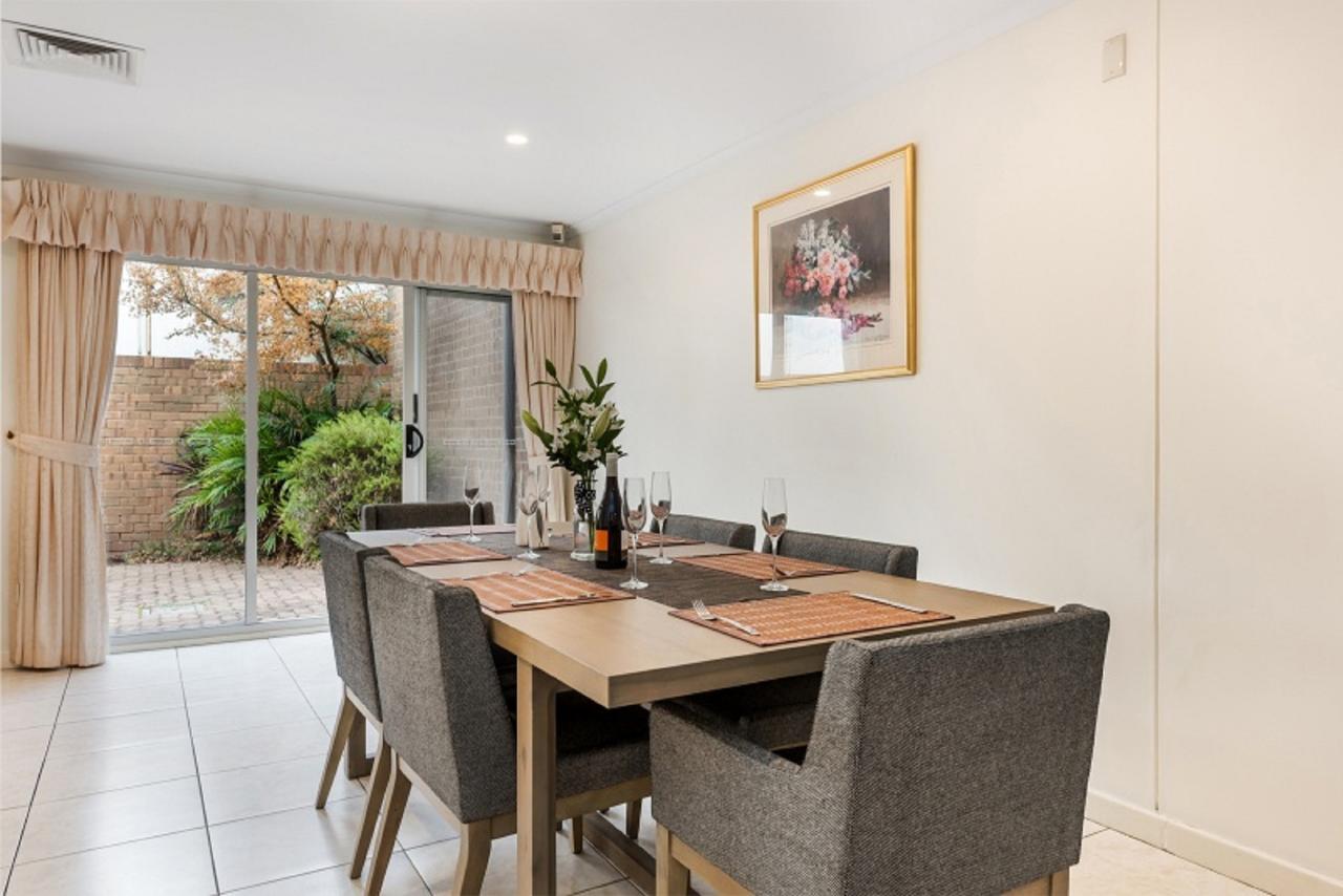 Style Accommodation-close To City-north Adelaide-3 Bdrm- Free Parking *