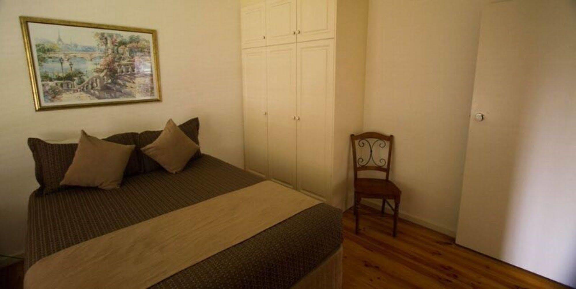 On George Aparthotel