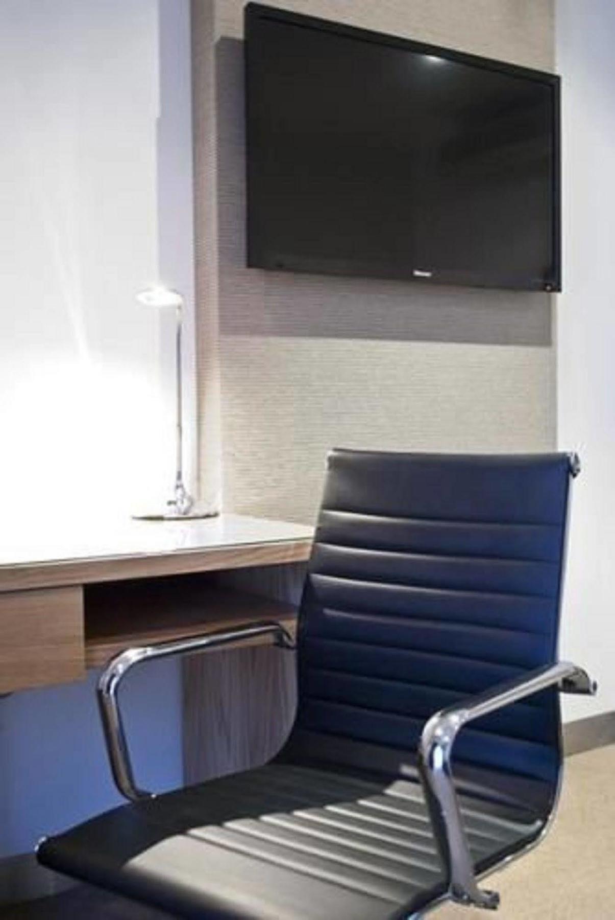 Hotel Mawson Lakes