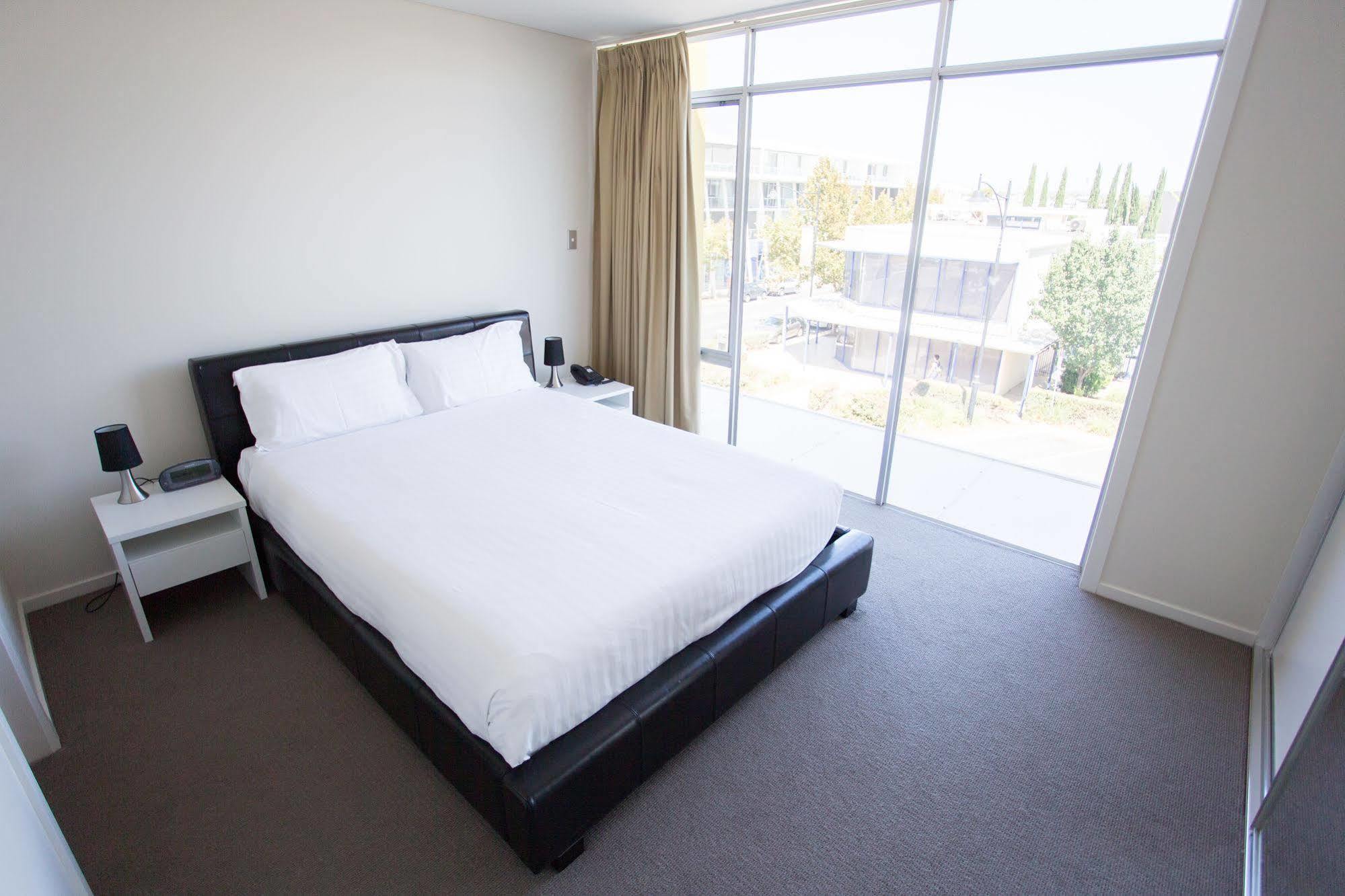 Mawson Lakes Hotel Adelaide