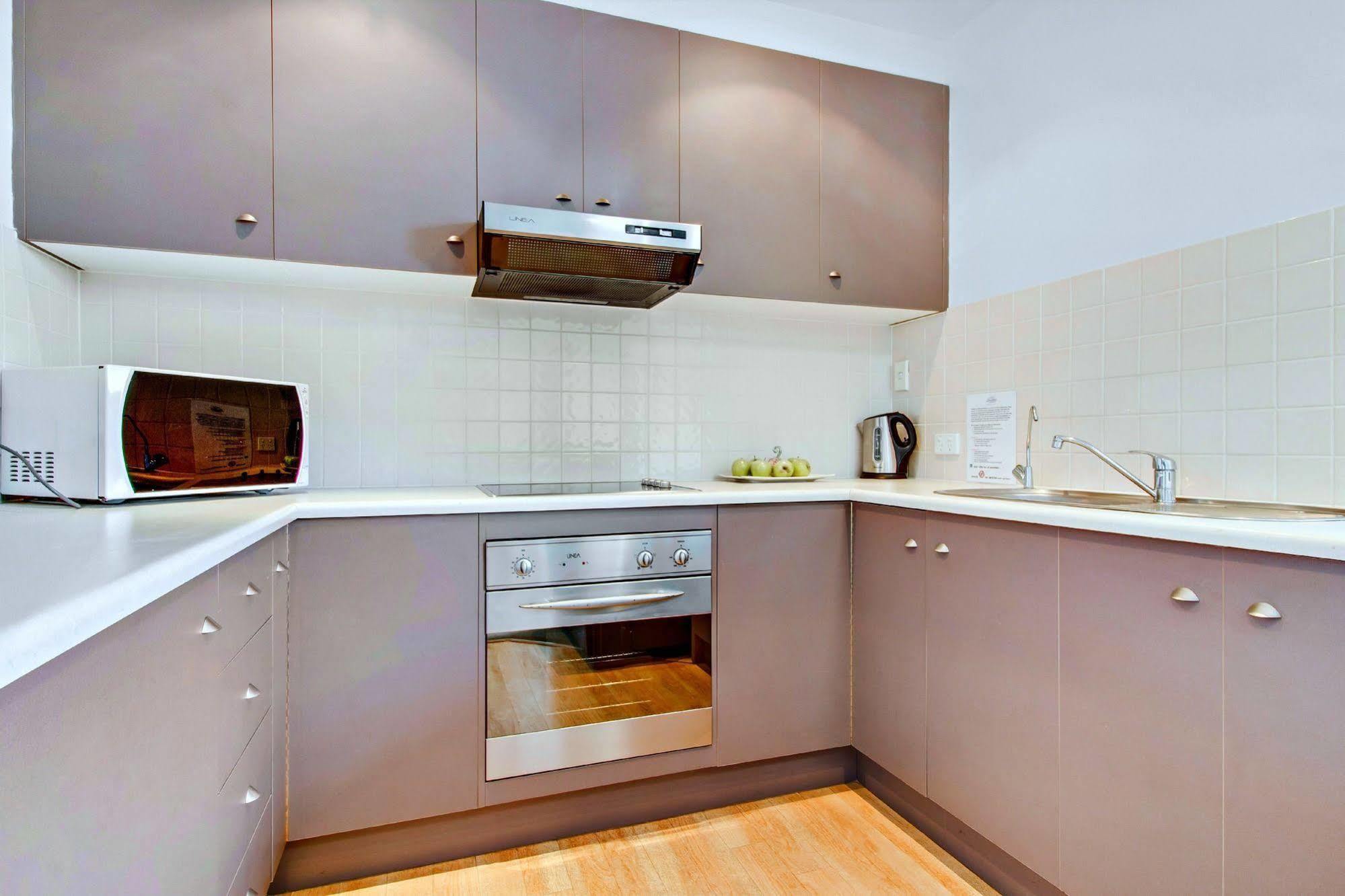 Dress Circle - Ward Street Aparthotel 4*