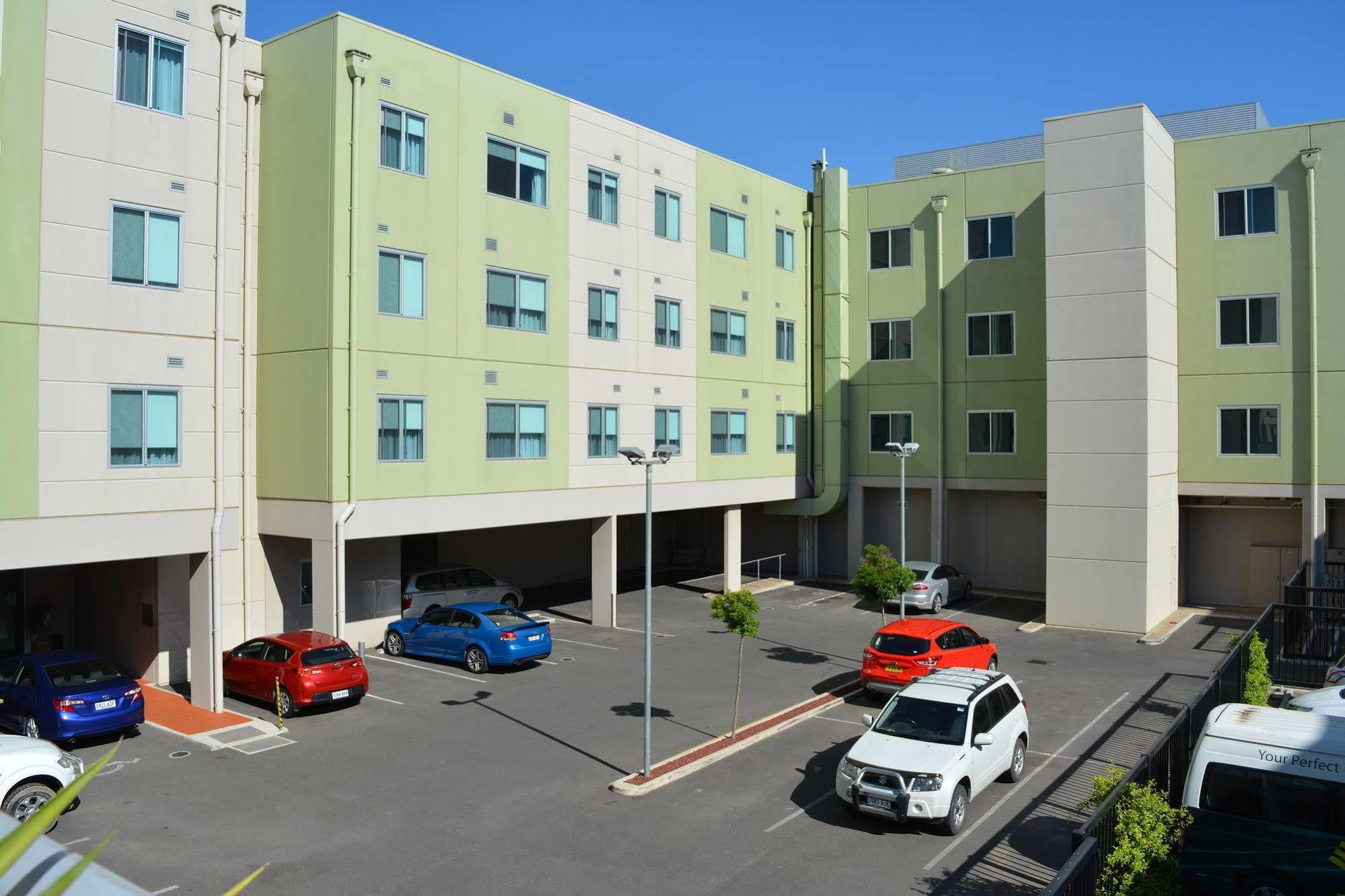 Aparthotel Quest Mawson Lakes 4*