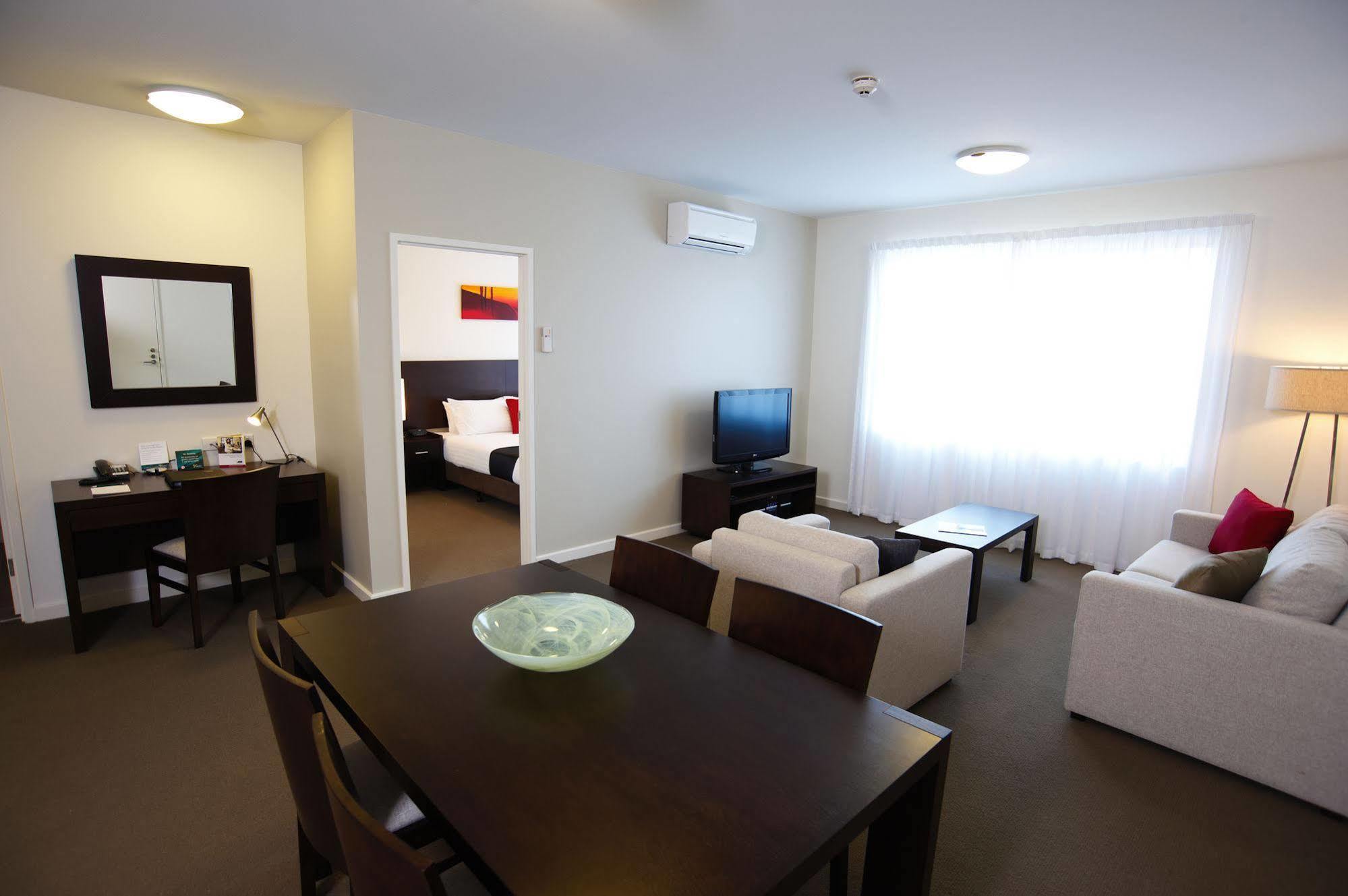 Aparthotel Quest Mawson Lakes 4*