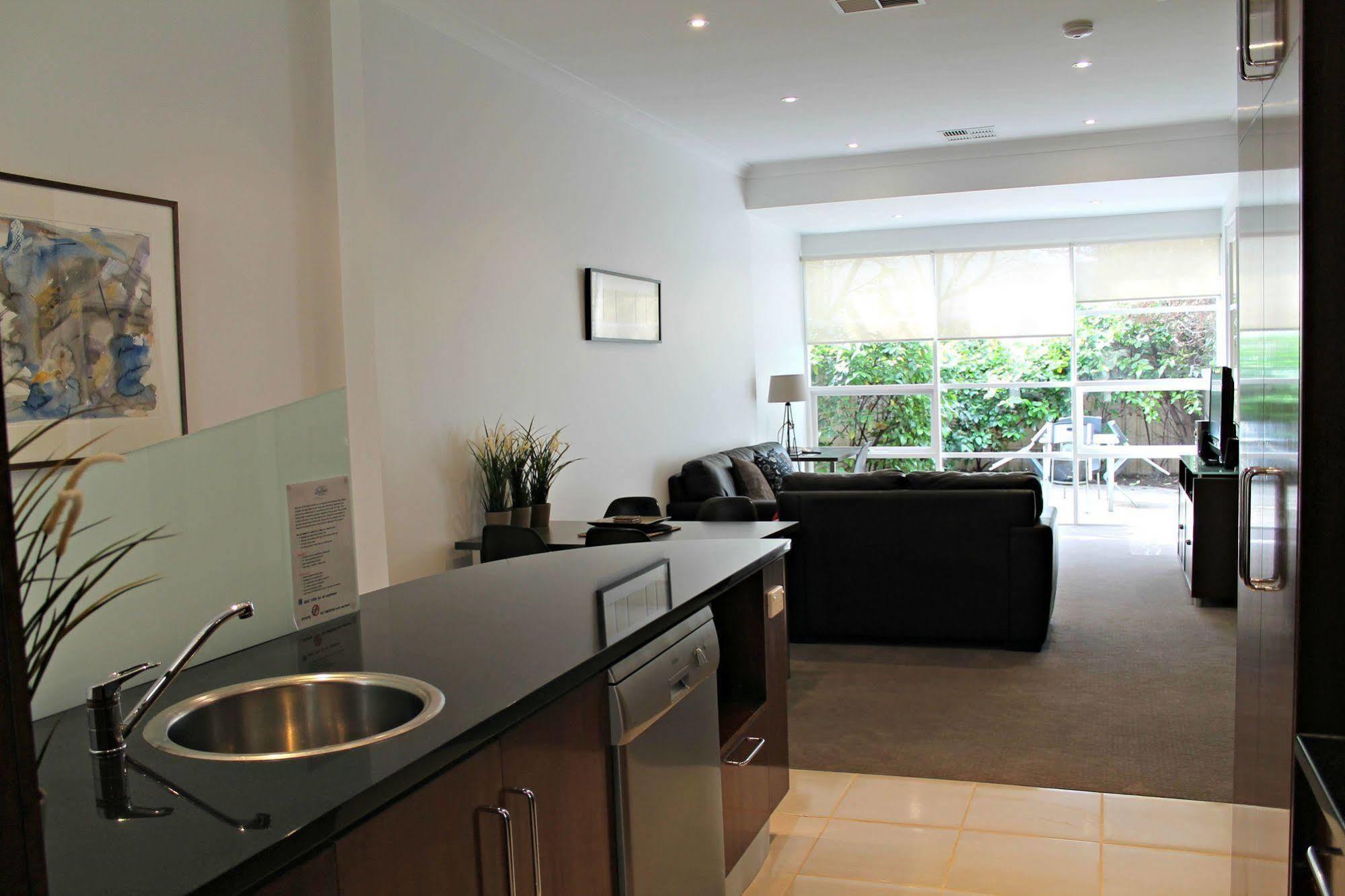 Apartment Dress Circle *