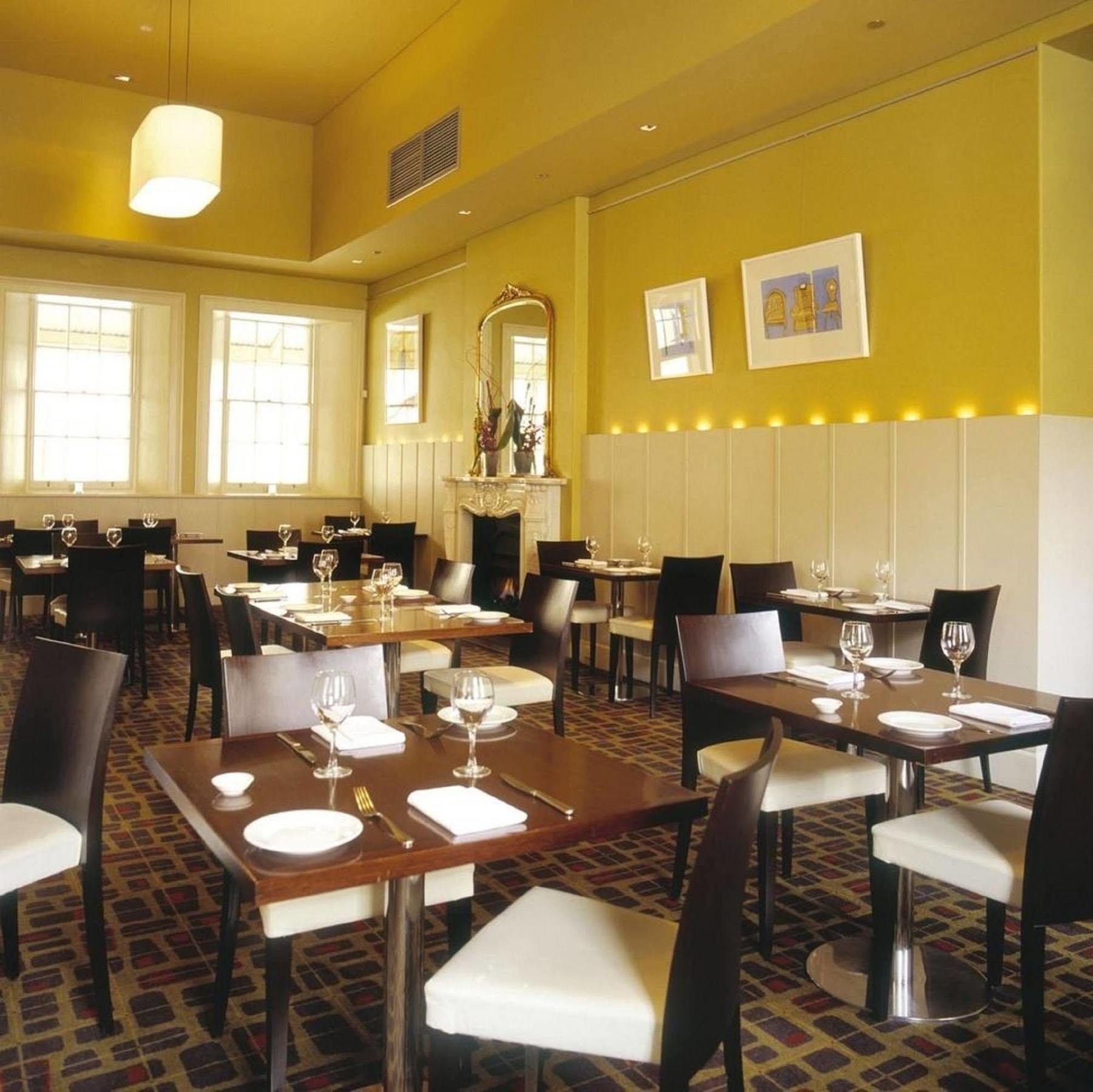 Adina Treasury Aparthotel 4*
