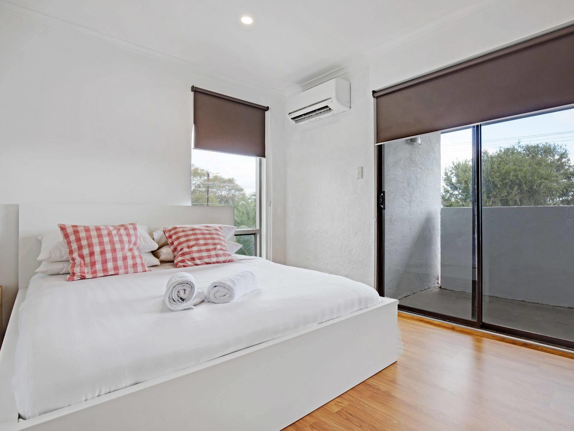 Holiday Homes * Adelaide