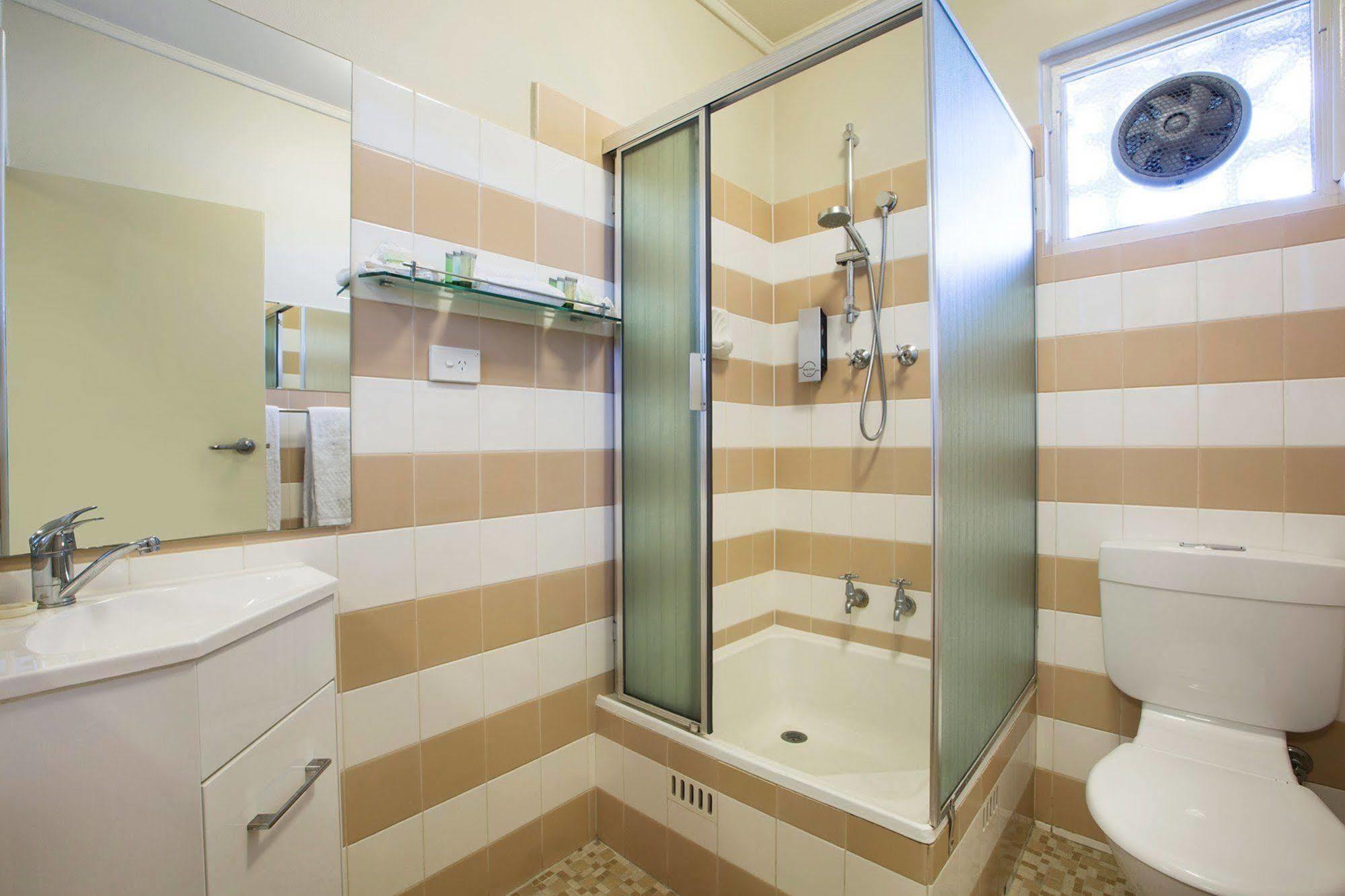 Enfield Hotel 3*