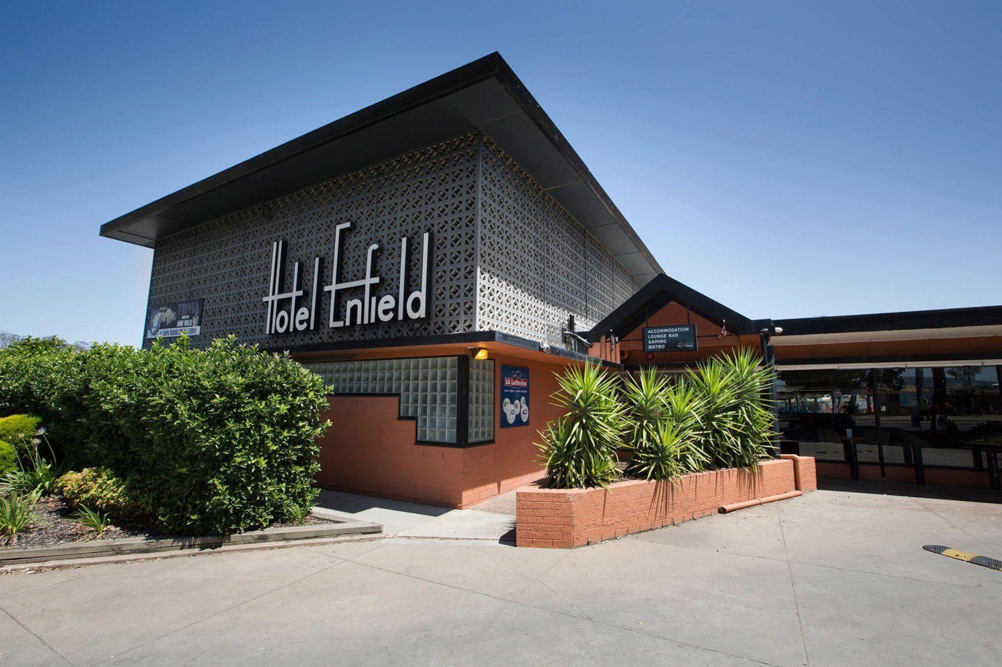 Hotel Enfield 3*