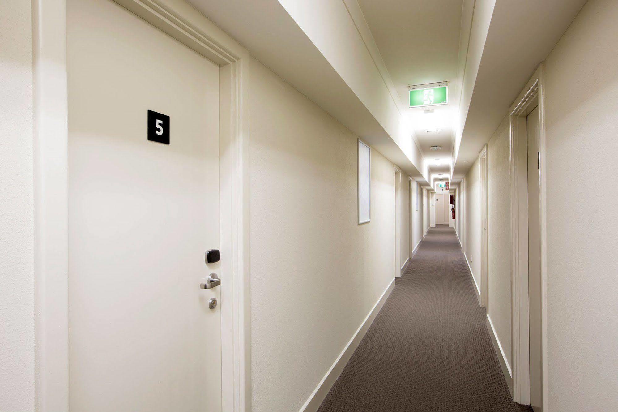 Hotel Enfield 3*