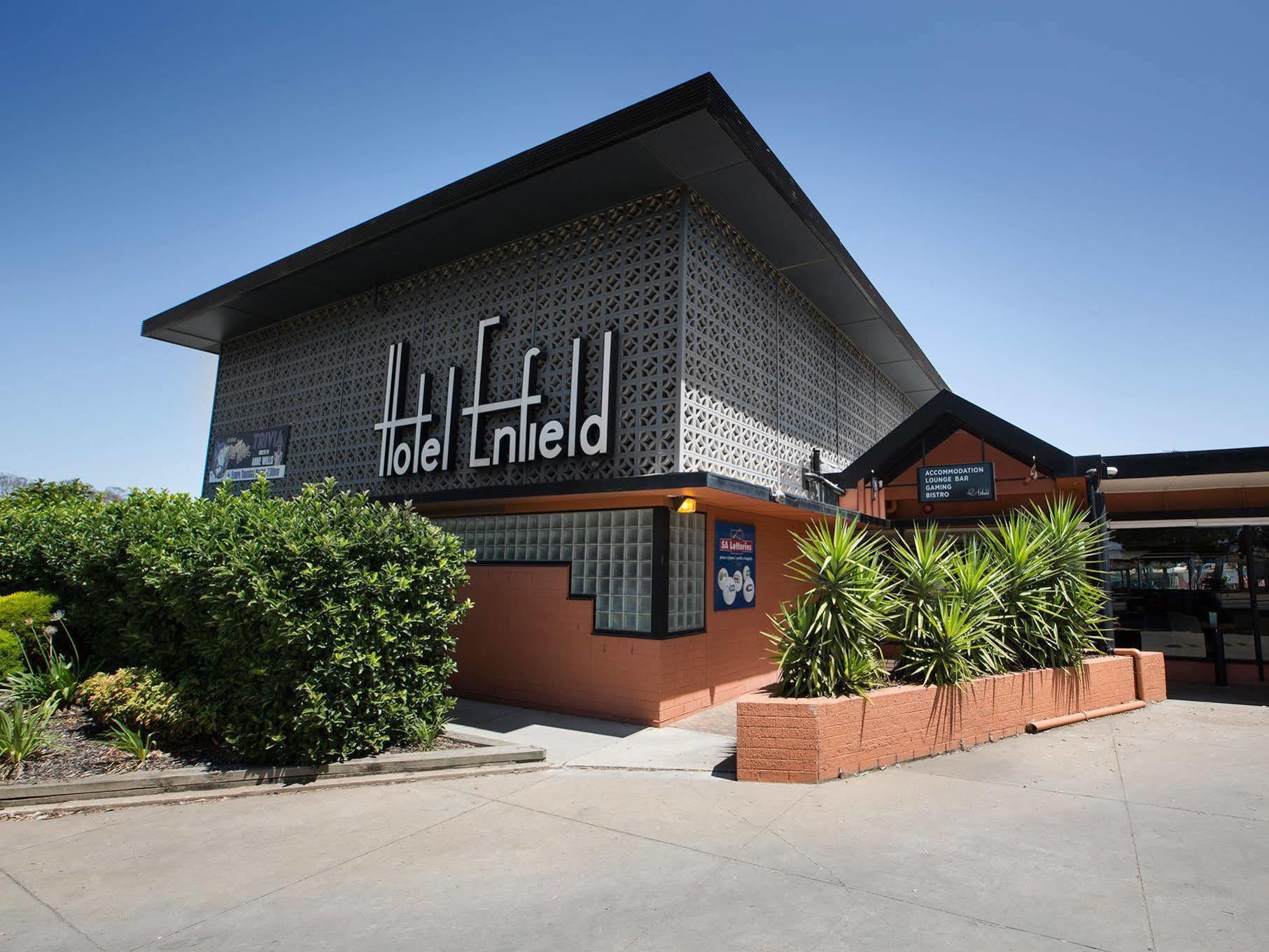 Enfield Hotel 3*