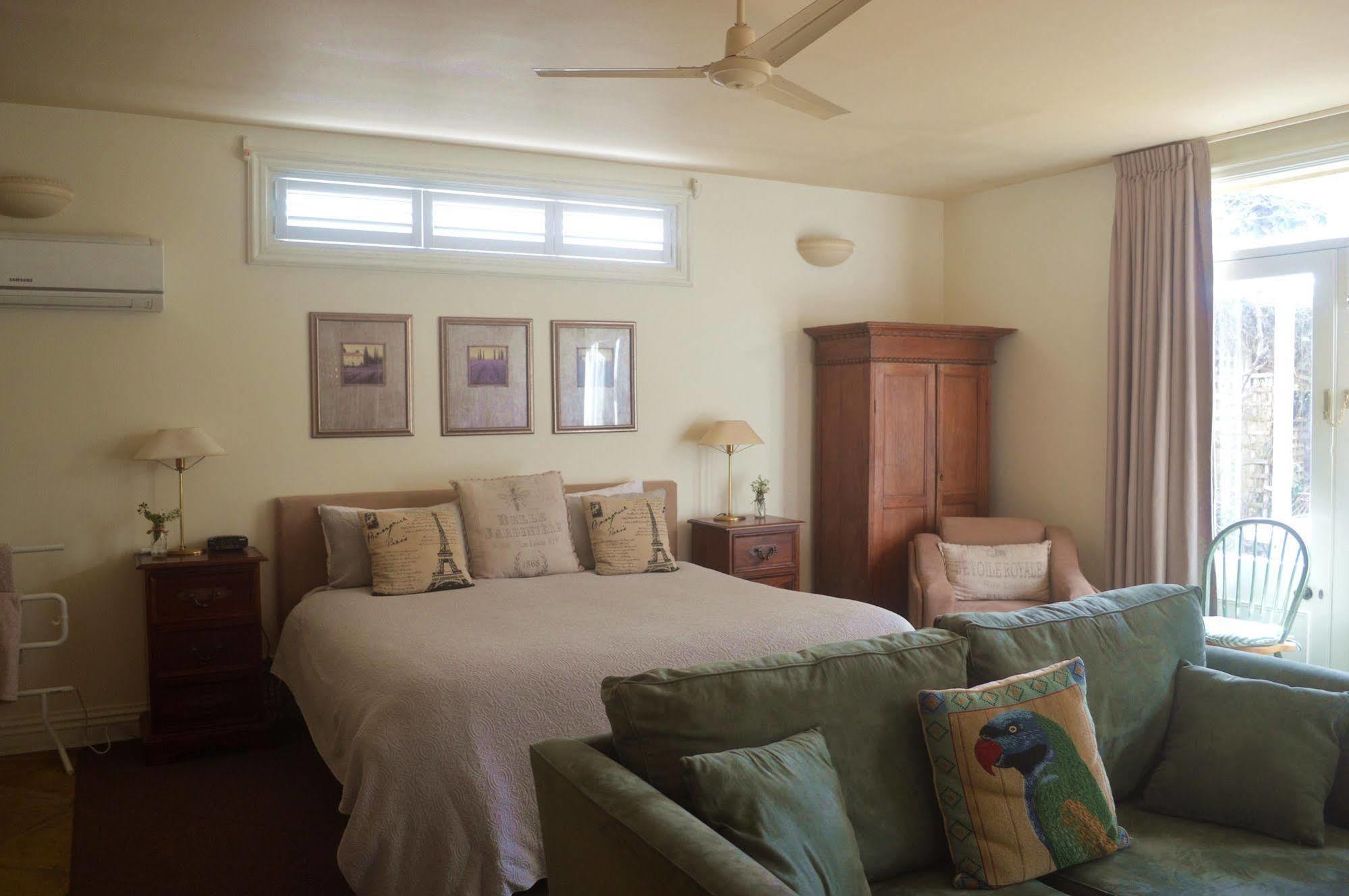 Athelney Bed & Breakfast 4*