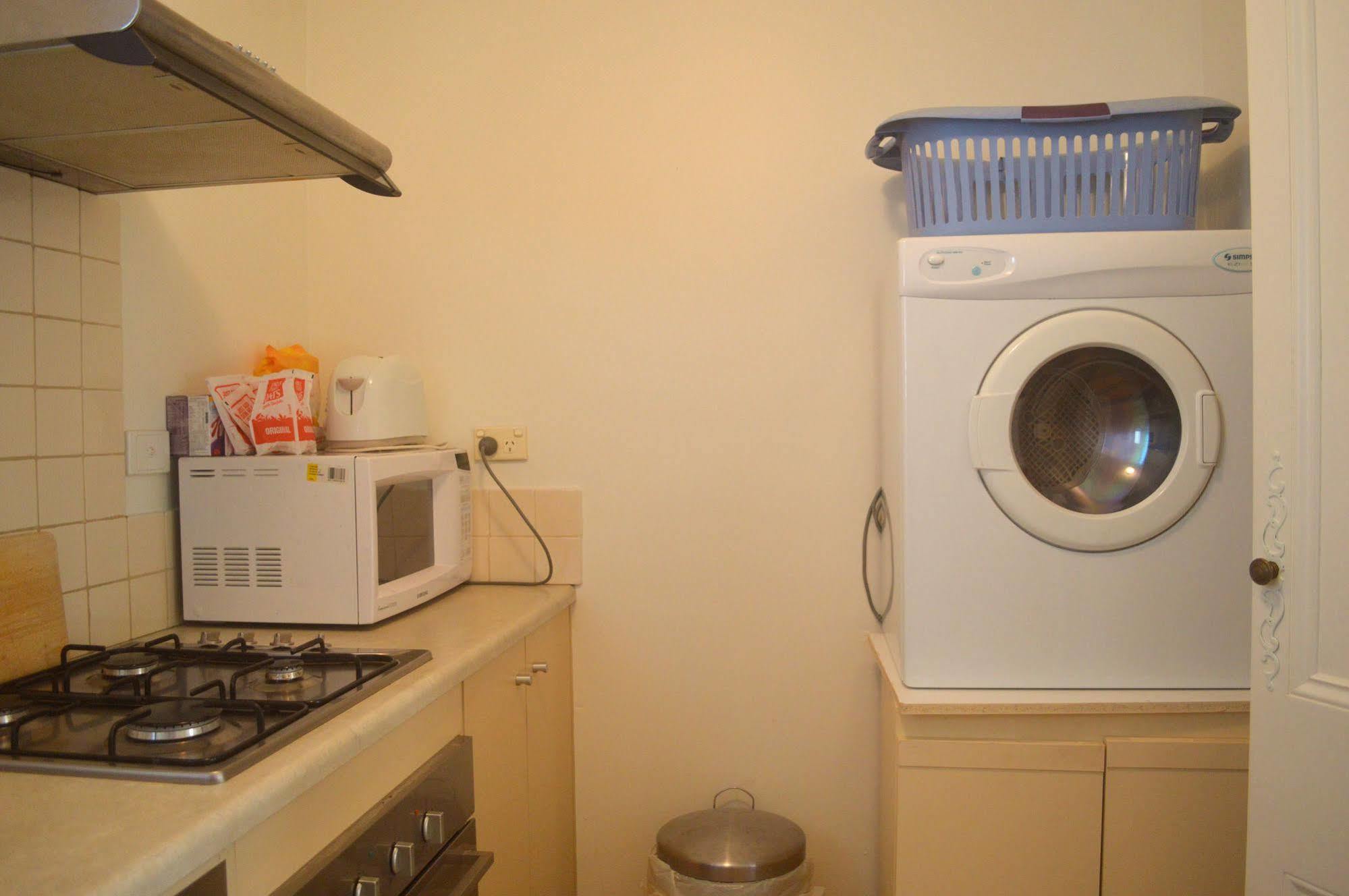 Athelney Bed & Breakfast 4*