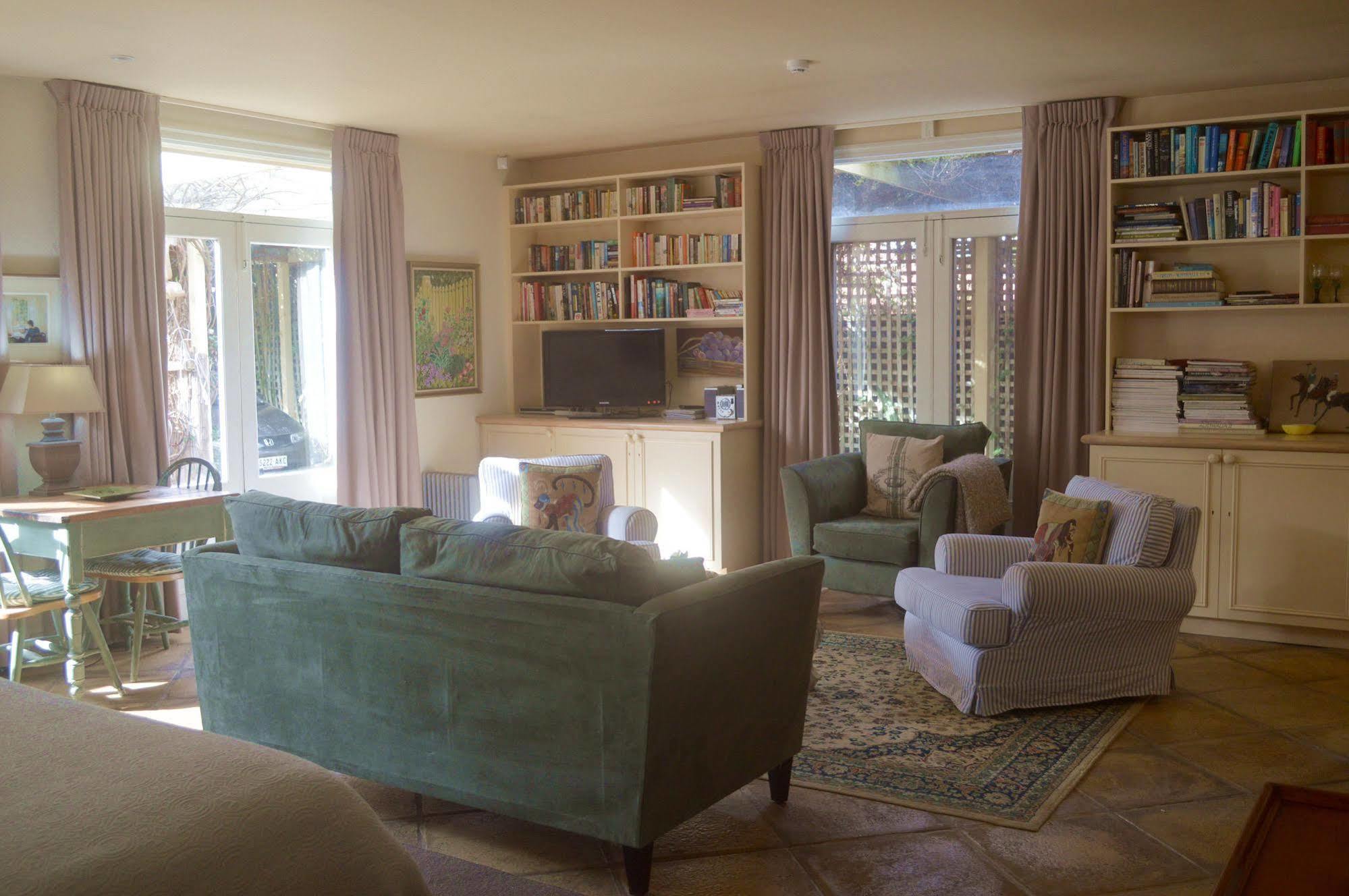 Athelney 4* Adelaide